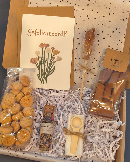 Verjaardagspakketje met thee & kaneelstokjes