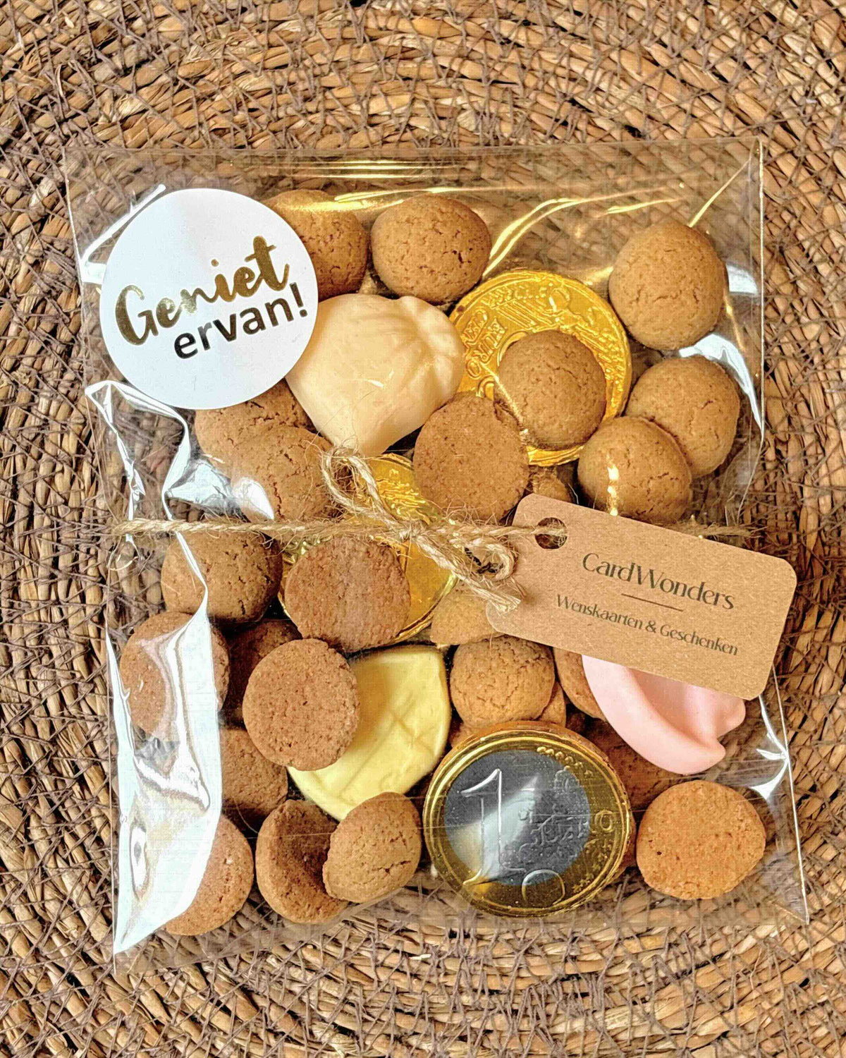 klein sinterklaas cadeautje personeel medewerkers goedkoop