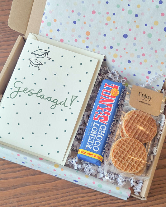 cadeau diploma uitreiking man