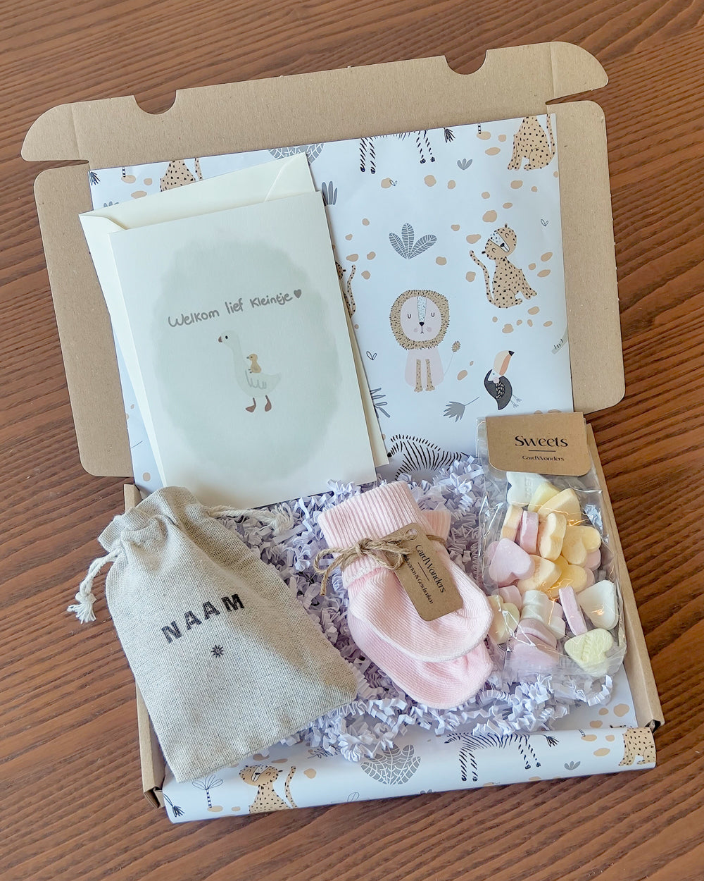 geboortepakket cadeau met naam baby kraamcadeau