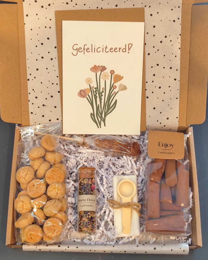 Verjaardagspakketje met thee & kaneelstokjes
