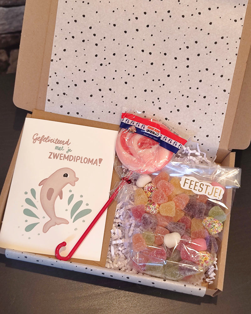 leuk cadeau zwemdiploma gehaald meisje roze lolly