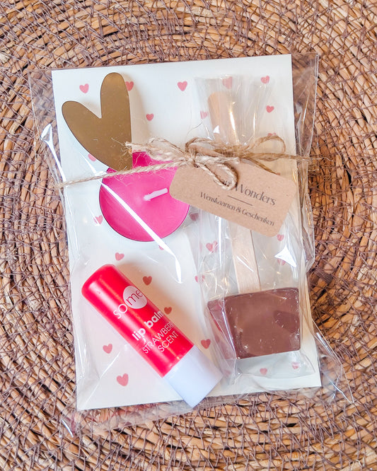 roze cadeautje hartjes valentijn liefde