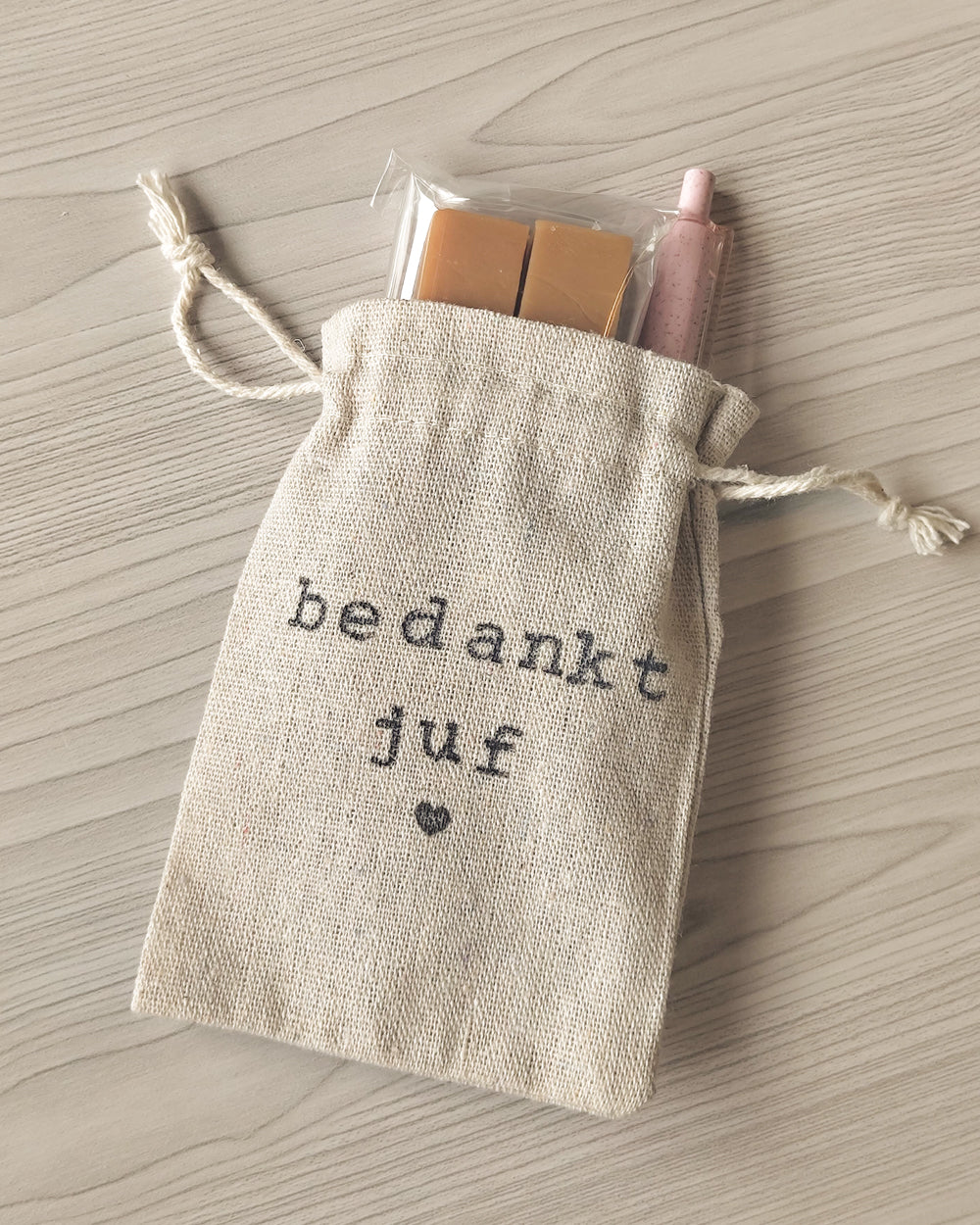 cadeau juf bedankt juffendag leerkracht aardigheidje lief kado