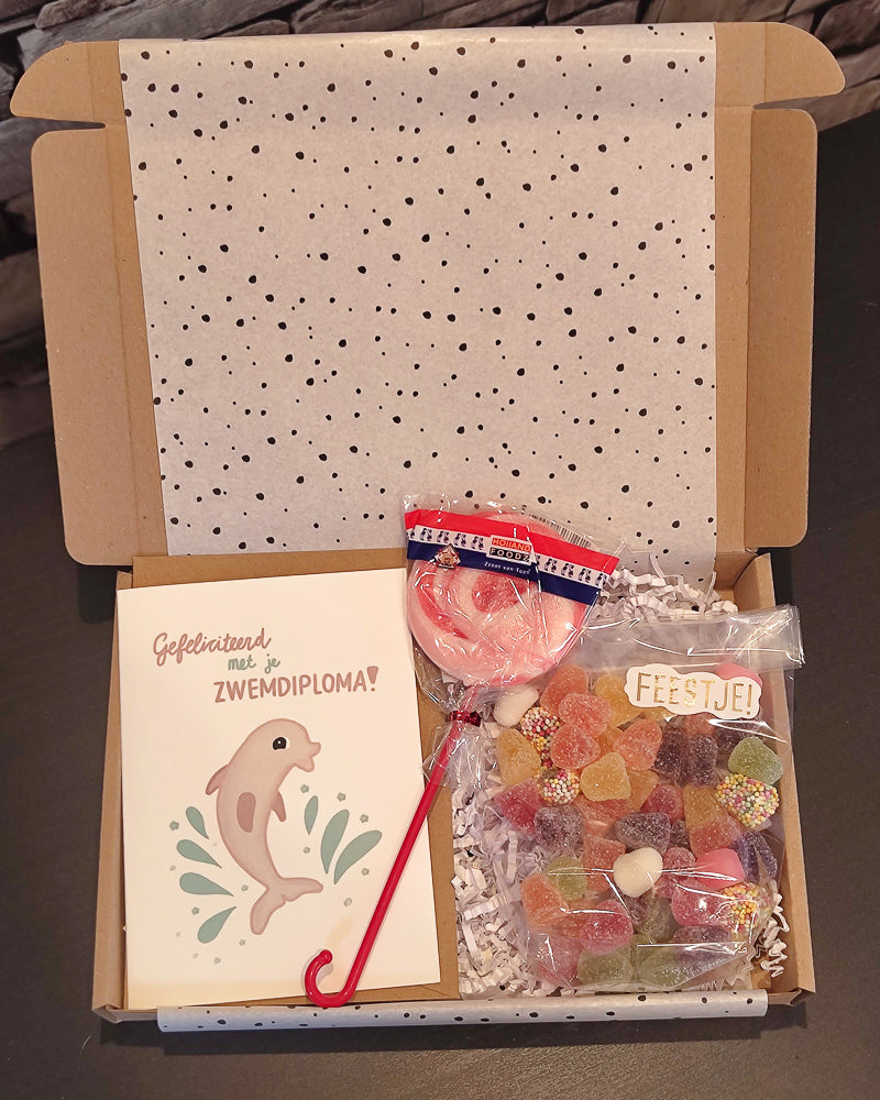 brievenbus cadeau zwemdiploma meisje roze lolly